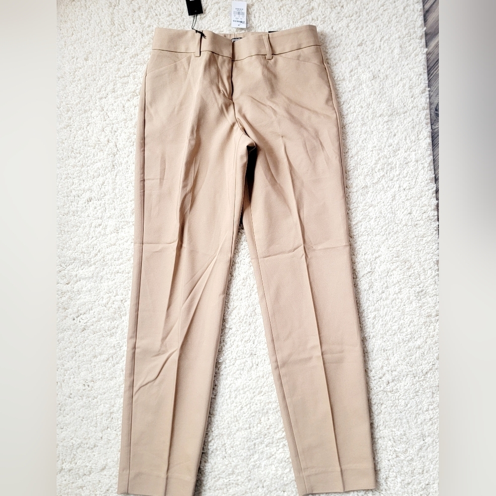 NWT Tan Express Editor ankle straight through hip & thigh size 00 Capri slacks